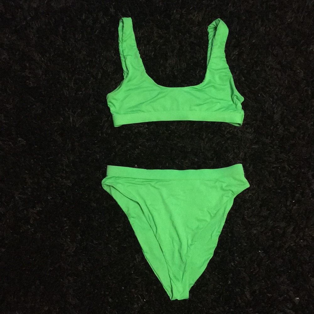 DIPPIN DAISY Seamless Sport Set in Kiwi high waist